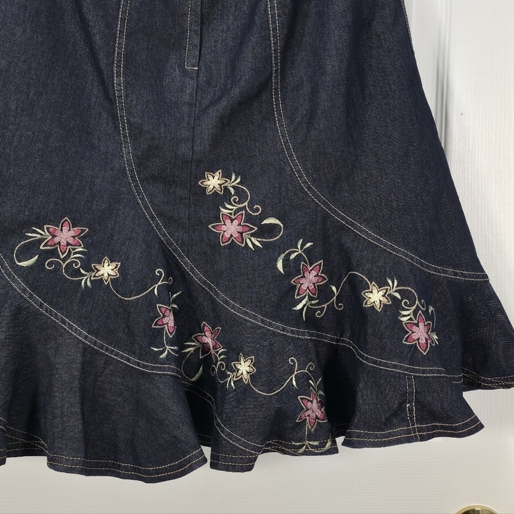 Floral Embroidered Denim Skirt Stretch Fit & Flare Boho XS Vtg Unique - Picture 5 of 7